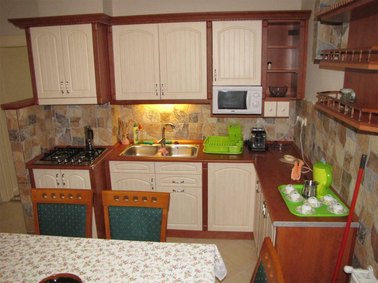 Szegfu Apartman Villa Hajdúszoboszló Exteriör bild