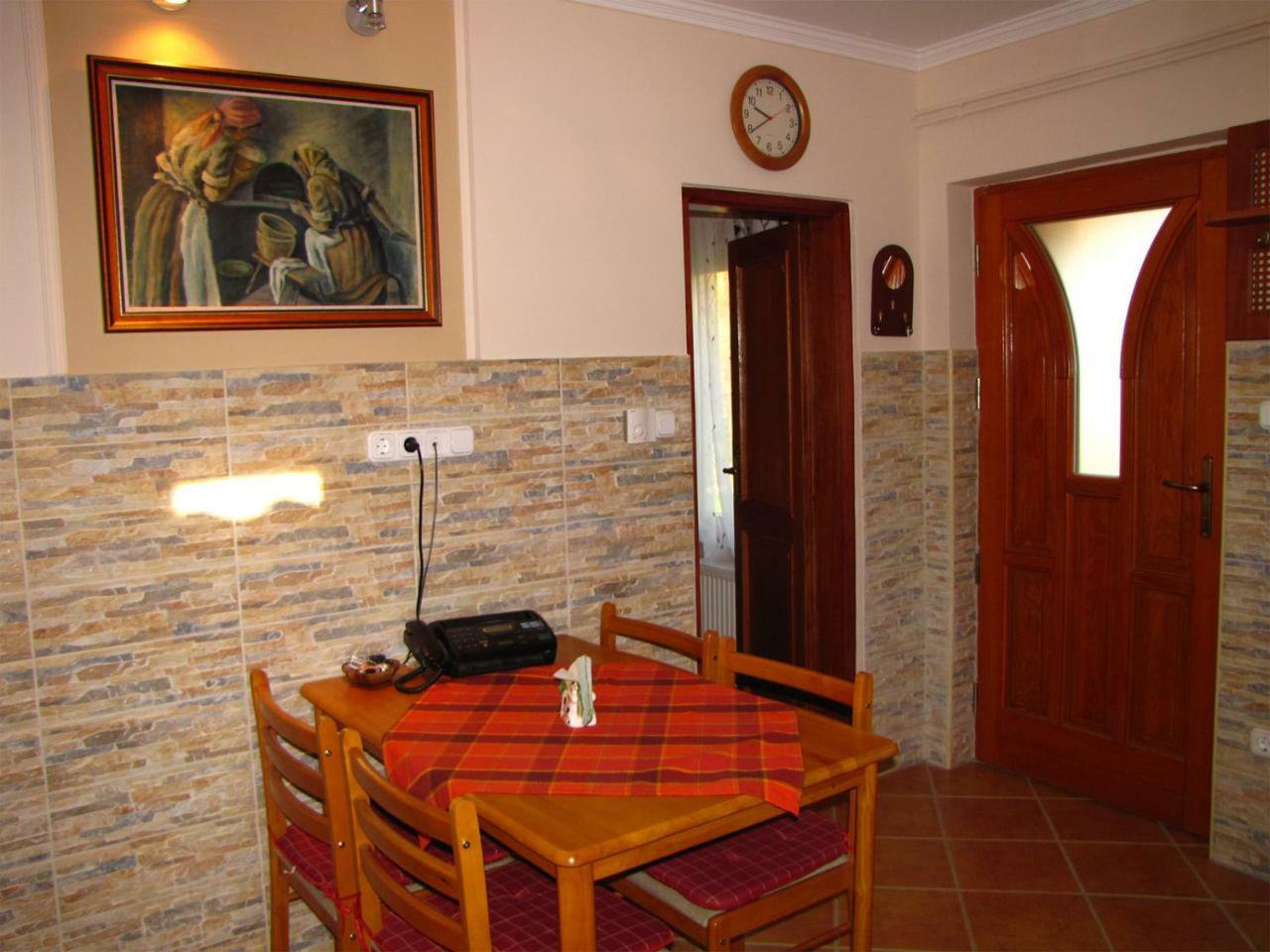 Szegfu Apartman Villa Hajdúszoboszló Exteriör bild