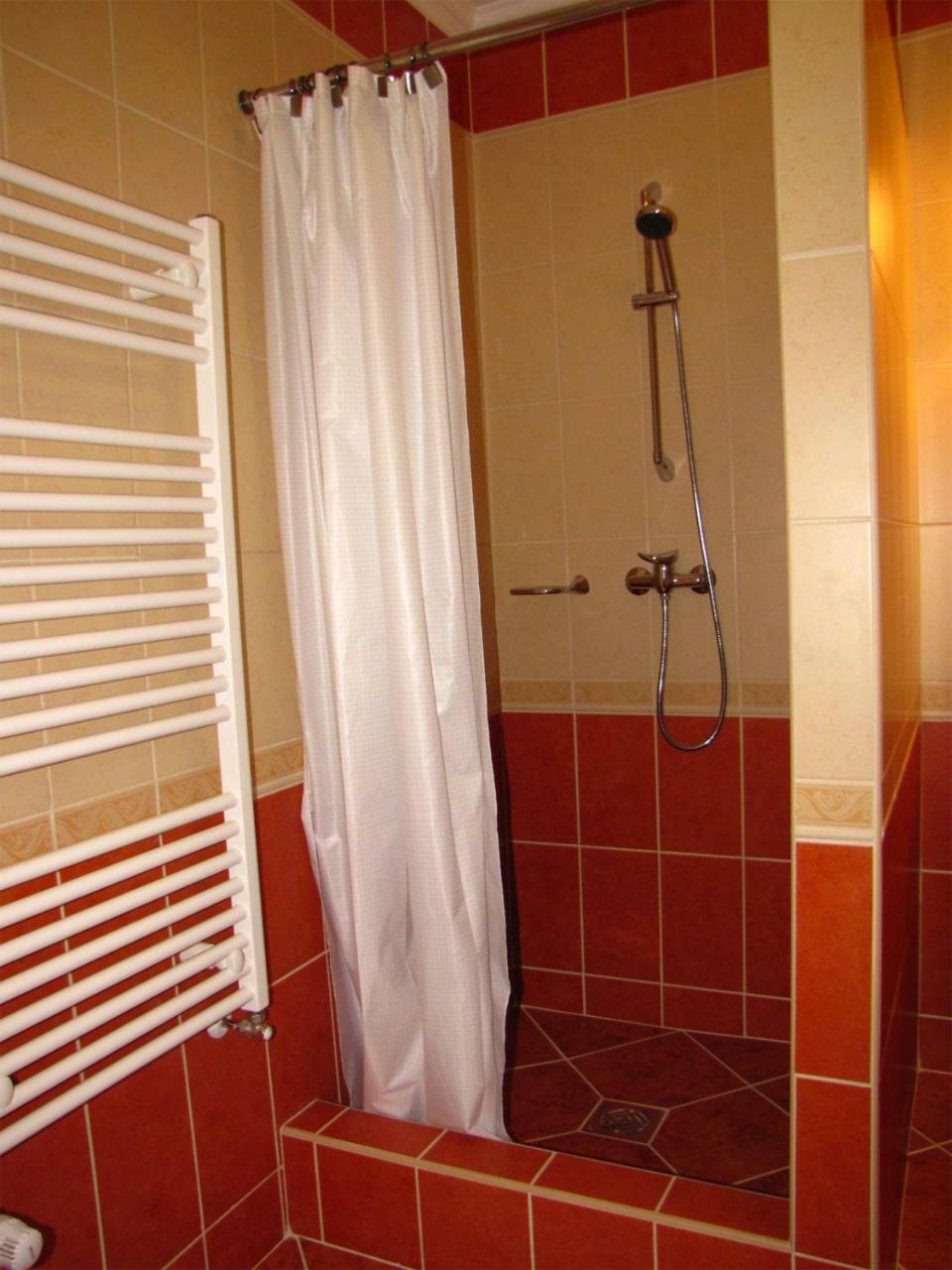 Szegfu Apartman Villa Hajdúszoboszló Exteriör bild