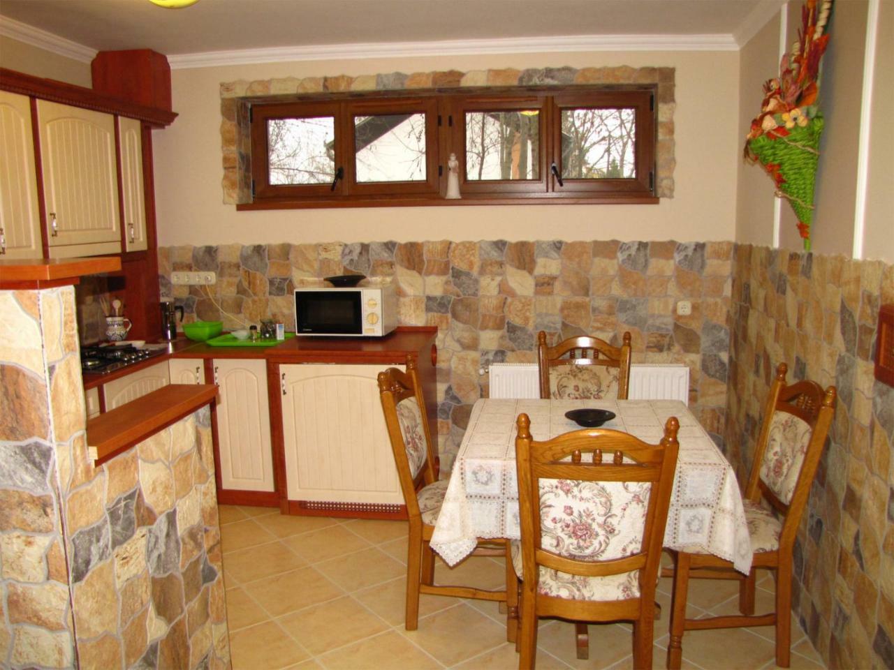 Szegfu Apartman Villa Hajdúszoboszló Exteriör bild