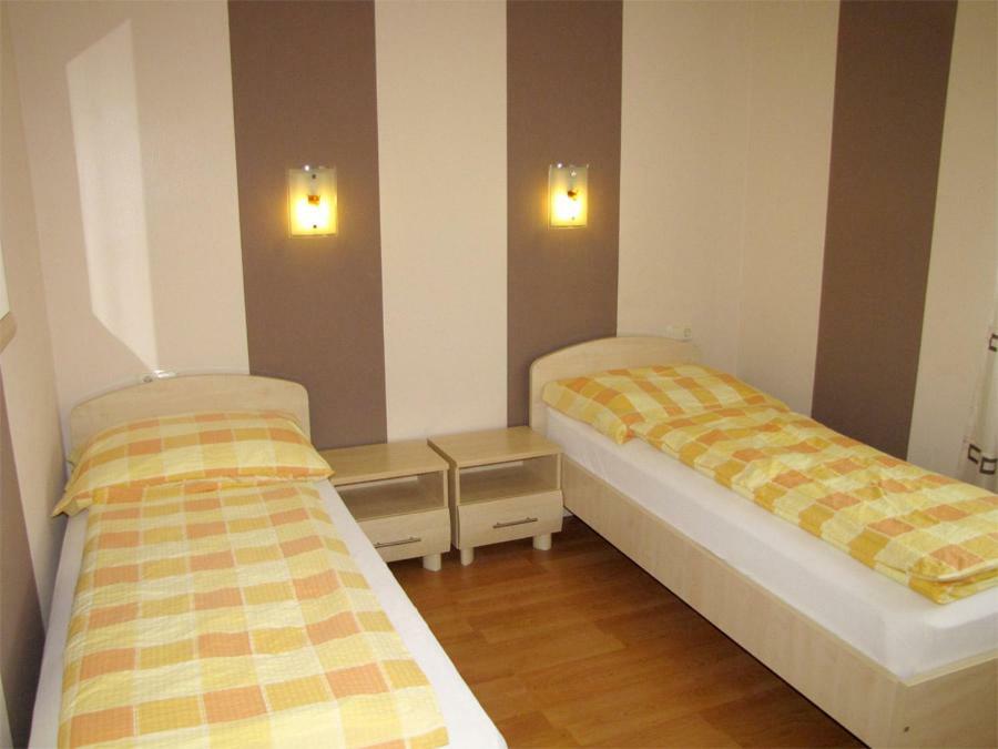 Szegfu Apartman Villa Hajdúszoboszló Exteriör bild
