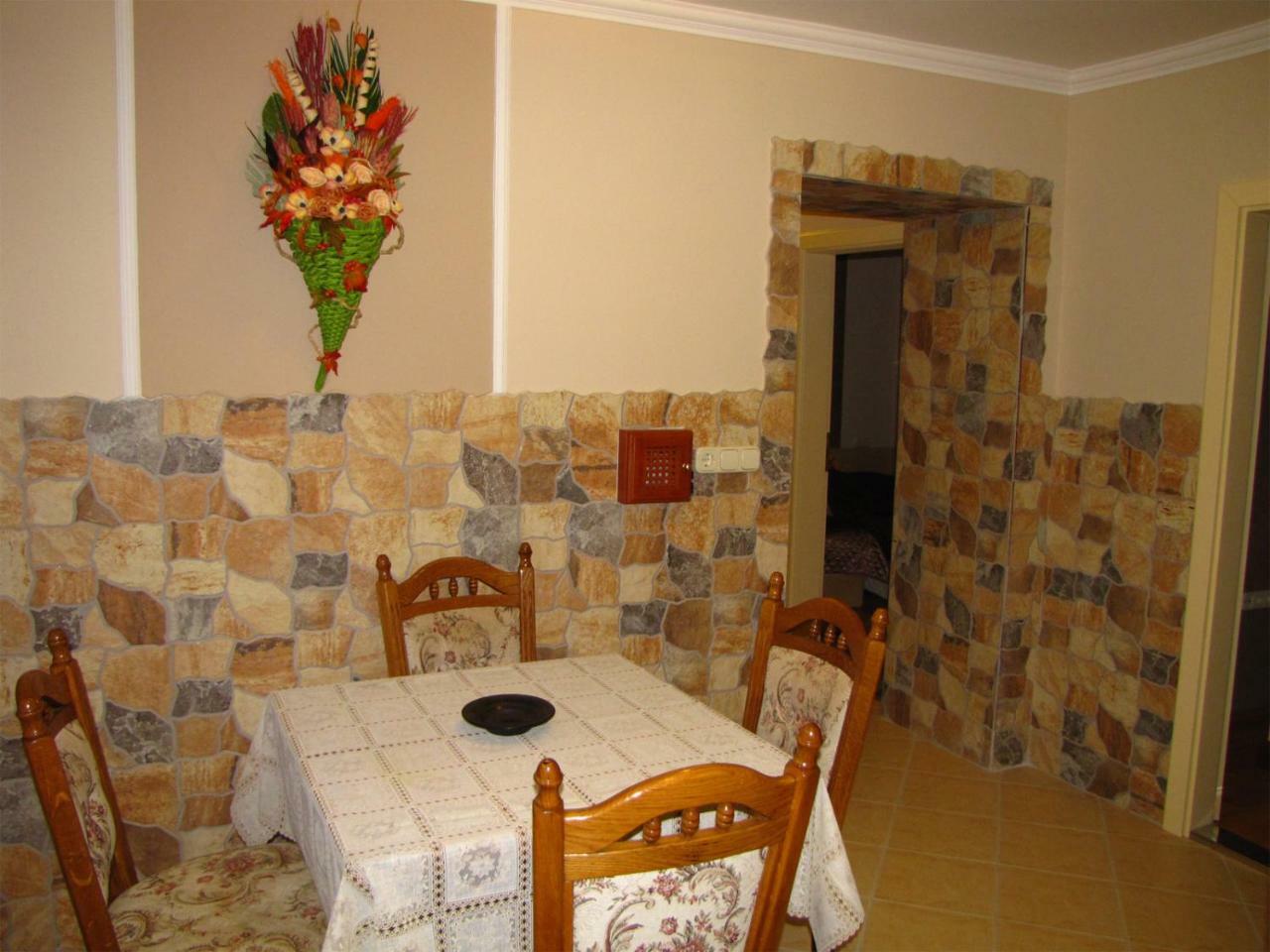 Szegfu Apartman Villa Hajdúszoboszló Exteriör bild